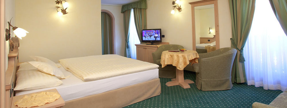 Hotel Ristorante Cassana Лівіньо Екстер'єр фото