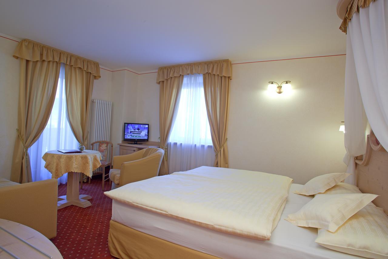 Hotel Ristorante Cassana Лівіньо Екстер'єр фото