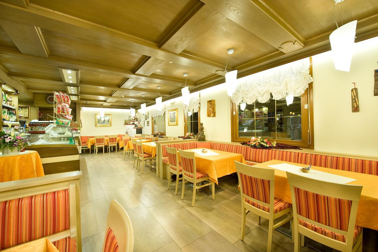 Hotel Ristorante Cassana Лівіньо Екстер'єр фото