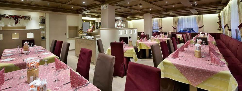 Hotel Ristorante Cassana Лівіньо Екстер'єр фото